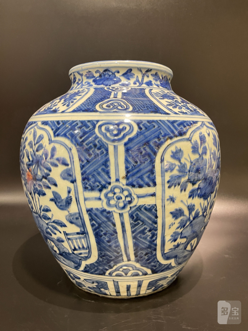 明万历 青花锦地开光花鸟纹大罐 - 图3